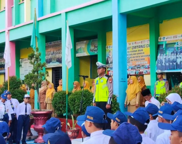 Satlantas Polres Karimun Tanamkan Disiplin Lalu Lintas Sejak Dini di SMPN 1 Karimun