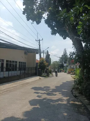 Jaringan Kabel WiFi Ilegal Menjamur di Cilodong, Pemkot Depok Didesak Tertibkan