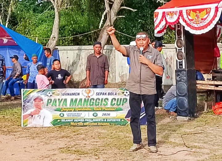 Wabup Karimun Rocky Marciano Bawole Resmi Buka Turnamen Sepak Bola Paya Manggis Cup I
