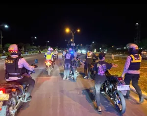 Patroli Malam Takbiran, Polres Karimun Tindak Balap Liar dan Premanisme