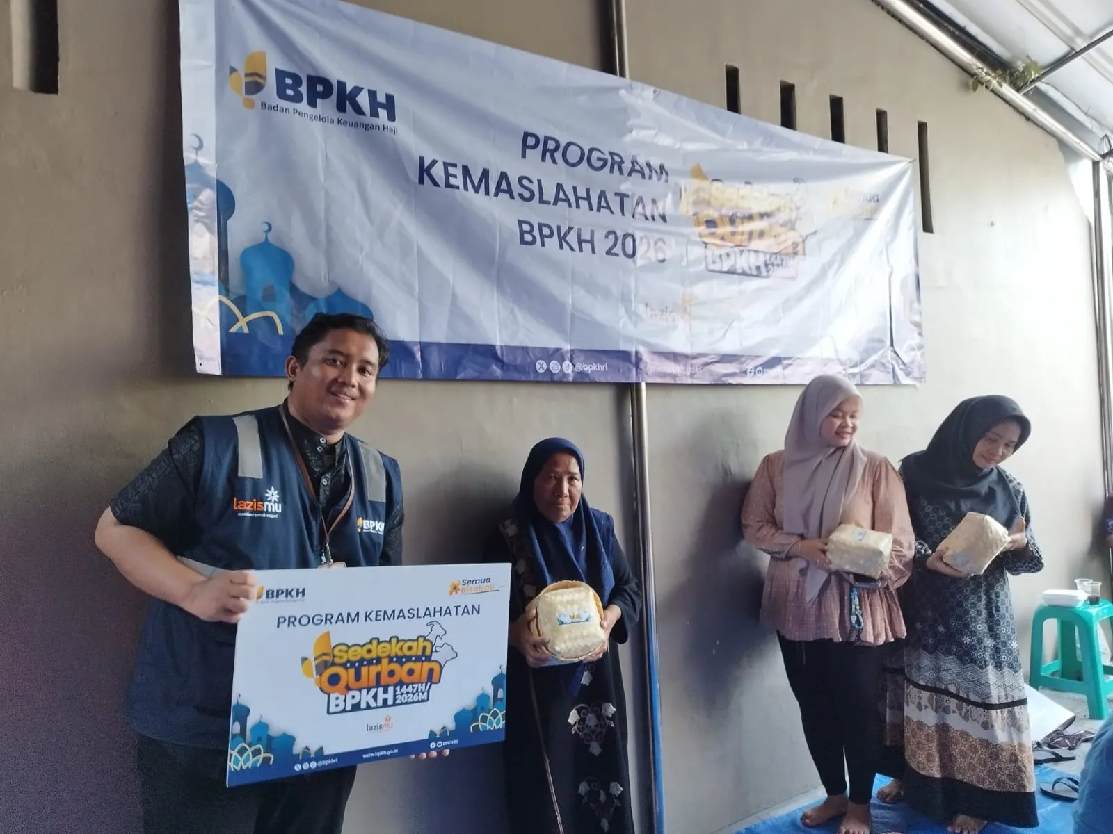 MSC dan BPKH Bagikan Daging Kurban untuk Warga Tanjung Priok