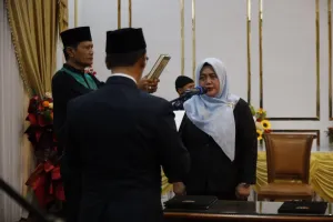 Bupati Karimun Lantik Liza Bharlyantie Hilya sebagai Dirut PT Pelabuhan Karimun