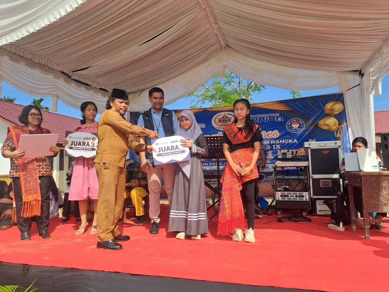 SMPN 1 Tukka Gelar Pentas Seni dan Pelepasan Siswa Kelas IX, Berkolaborasi dengan Bank Indonesia