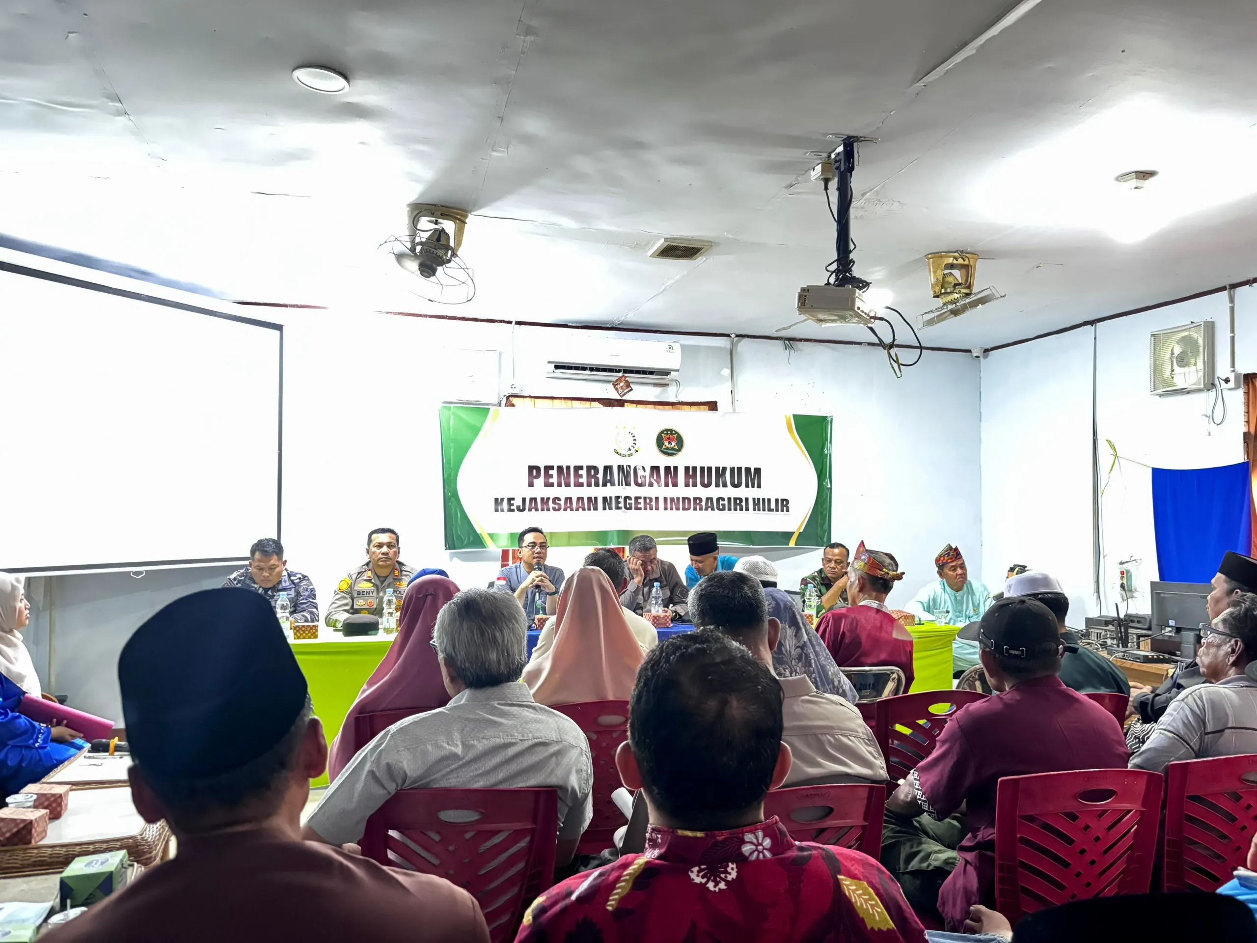 Kejari Indragiri Hilir Sosialisasikan Program Jaga Desa di Tanah Merah