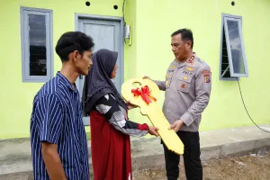 Polda Babel Kembali Resmikan Bedah Rumah Di Pangkalpinang, Irjen Pol Viktor : Kami Yakin Ini Membantu Masyarakat