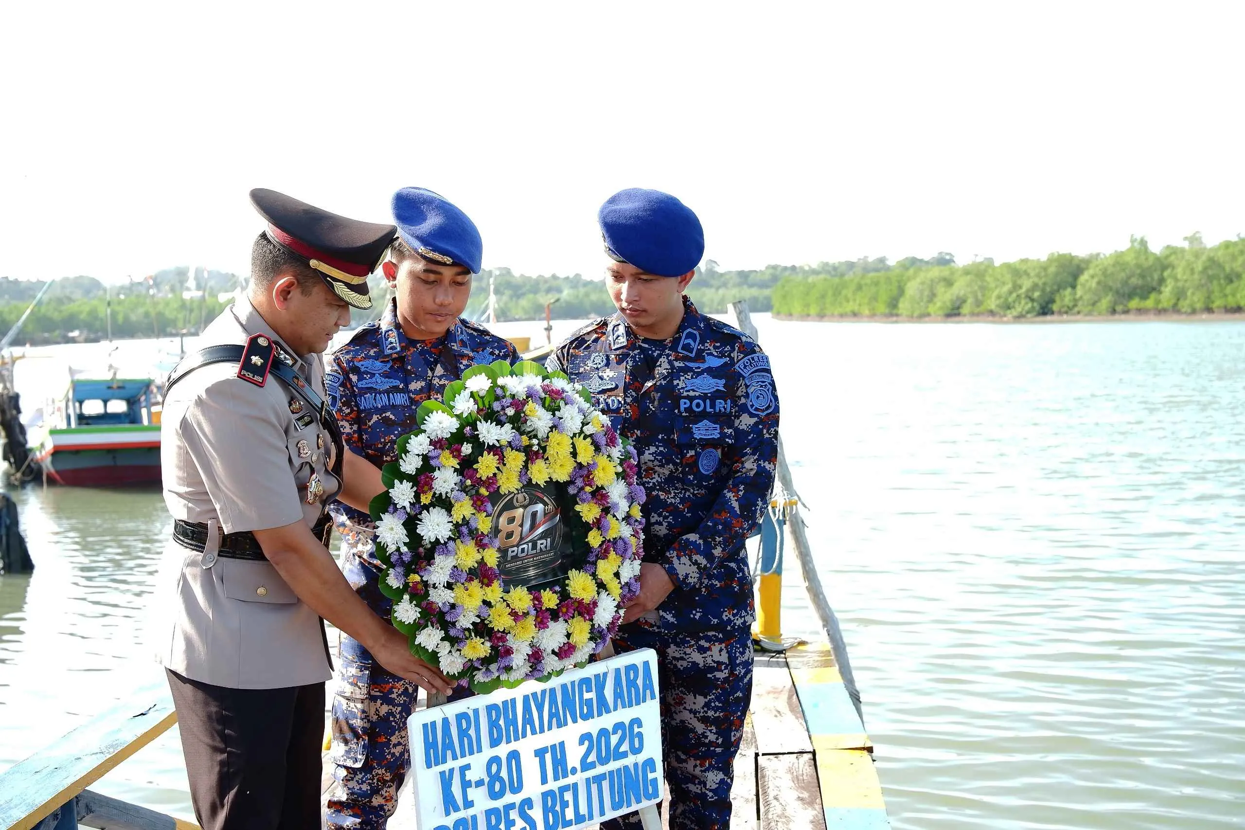 Tabur Bunga Di Laut, Polres Belitung Kenang Jasa Pahlawan Dalam Rangka Hari Bhayangkara Ke-80