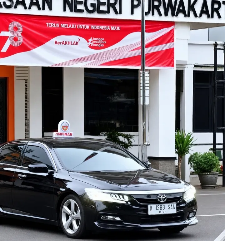 Delapan Jam Diperiksa Kejari Purwakarta, Anne Ratna Mustika Pilih Bungkam