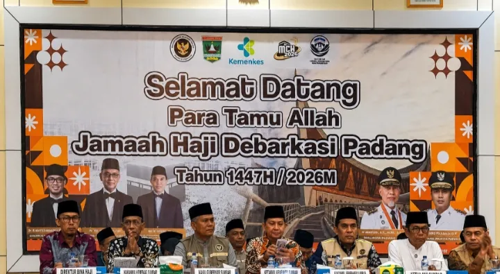 286 Jamaah Haji Kloter 14 Resmi Masuk Keluarga Besar Kemenhaj Sumbar
