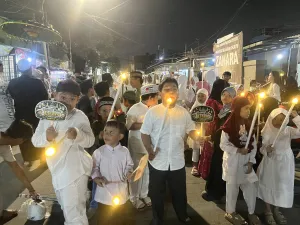 Tahun Baru Islam 1448 H, Ratusan Warga Warakas Ikuti Pawai Obor dan Doorprize