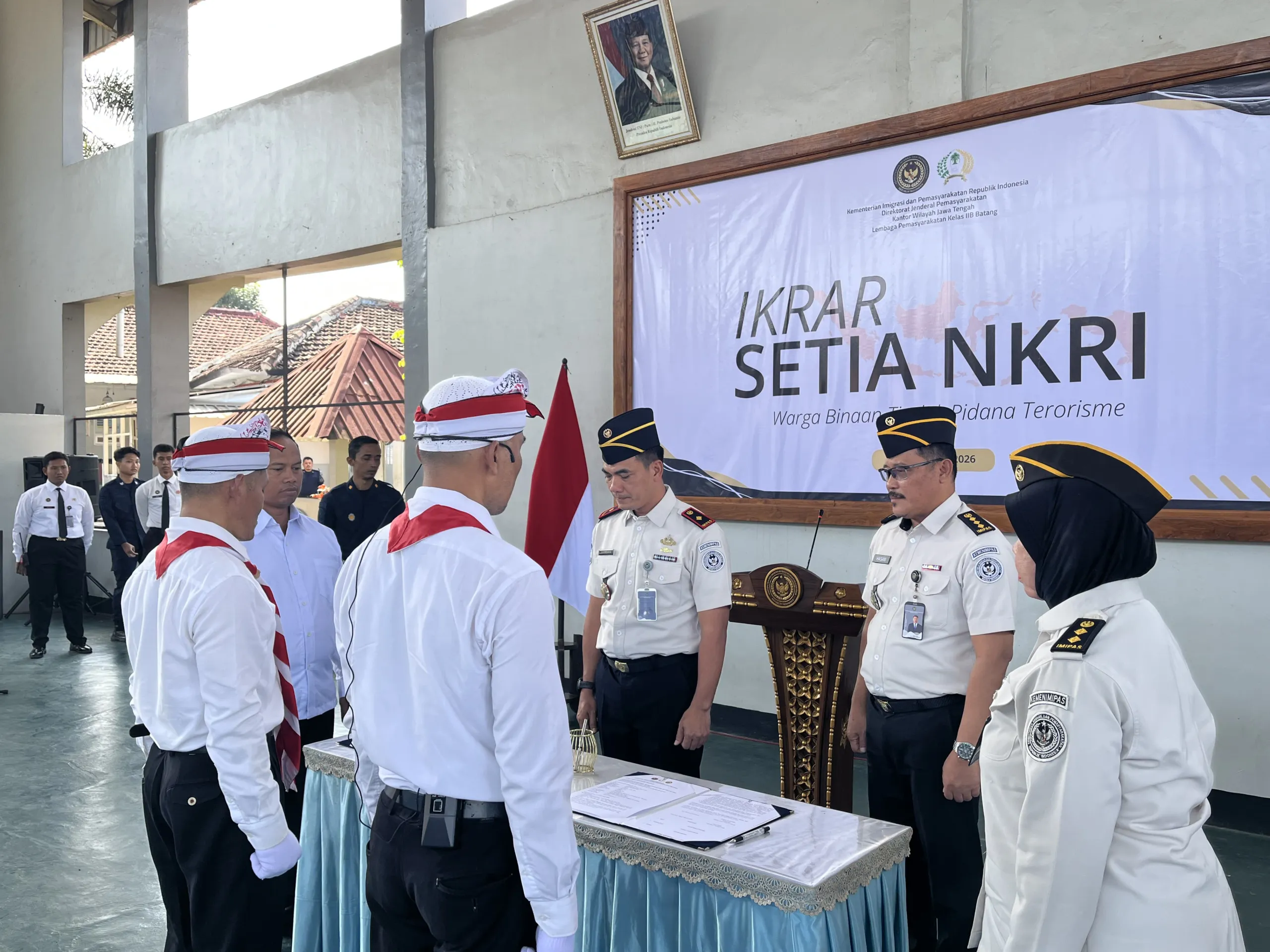 Kembali ke Pangkuan Ibu Pertiwi, 2 Narapidana Terorisme Lapas Batang Ucapkan Ikrar Setia NKRI