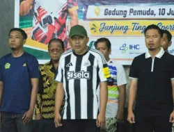 Wabup Karimun Apresiasi Kejuaraan Badminton Teluk Uma, Dorong Gedung Pemuda Kembali Jadi Pusat Aktivitas Warga