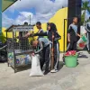 320 Siswa SMPN 12 Arut Selatan Rutin Bersihkan Makam Sekip, Sampah Plastik Diubah Jadi Nilai Ekonomi