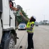 KA Induk PJR BSD Tegur Truk Parkir di Bahu Tol CSI, Ingatkan Bahu Jalan Hanya untuk Kondisi Darurat
