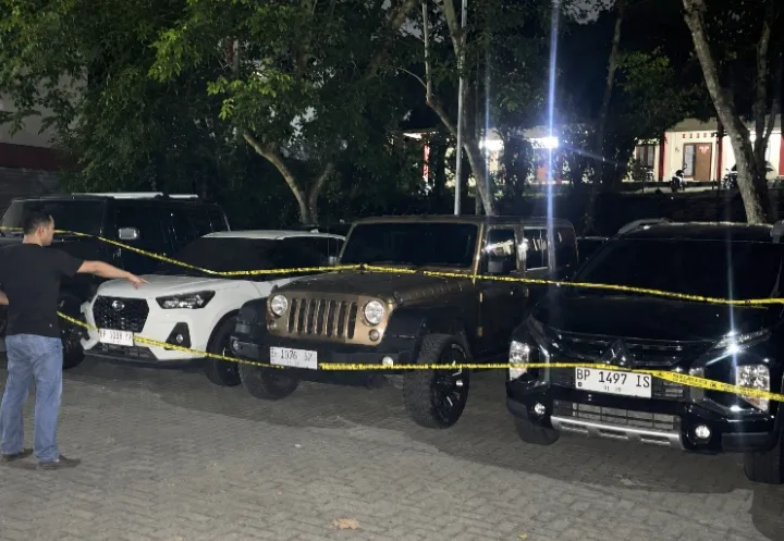 Bareskrim Buru Basri, 11 Mobil Berbagai Merek Diamankan dalam Pengembangan Kasus HH Club P3 Batam