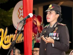Kapolres Karimun Pimpin Taptu dan Pawai Obor HUT Ke-81 Kemerdekaan RI