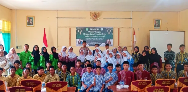 CEO Lingga Berbagi Kasih di Tengah Seminar Maulid, Salurkan 16 Paket Sembako