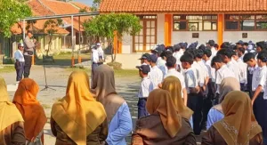 Cegah Bullying dan Narkoba, Polisi Edukasi Pelajar SMPN 12 Pekalongan