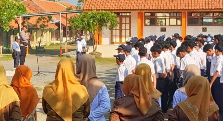 Cegah Bullying dan Narkoba, Polisi Edukasi Pelajar SMPN 12 Pekalongan