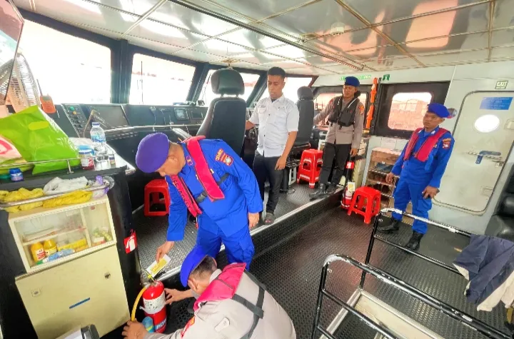 Cegah Kecelakaan Laut, Satpolairud Karimun Periksa Kapal Penumpang