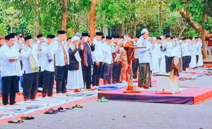 Kemarau Panjang Mencekik Purwakarta, Ribuan Warga Gelar Salat Istisqa