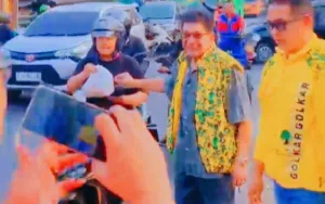 Golkar Purwakarta Gelar Jumat Berkah, Bagikan Nasi Kuning kepada Warga