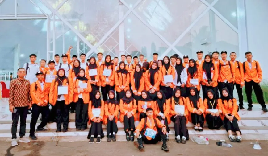 Hadiri PKKMB Politeknik Jatiluhur, Om Zein Dorong 896 Mahasiswa Baru Disiplin dan Berprestasi