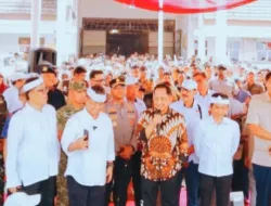 Pastikan Program Presiden Tepat Sasaran, Mendagri dan Menteri PKP Tinjau BSPS di Purwakarta