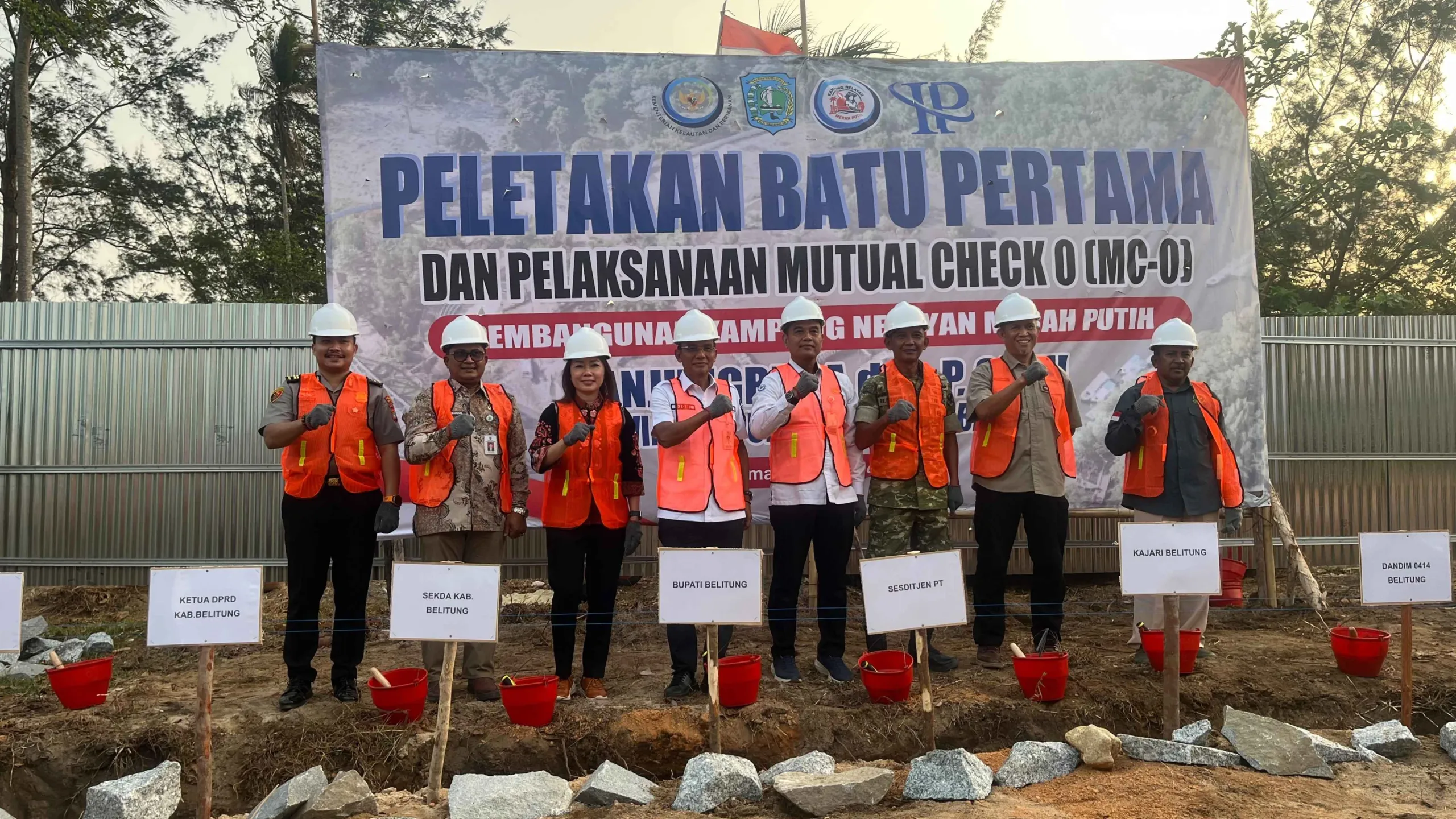 Bupati Belitung Djoni Alamsyah Hidayat Hadiri Peletakan Batu Pertama Kampung Nelayan Merah Putih di Tanjung Rusa